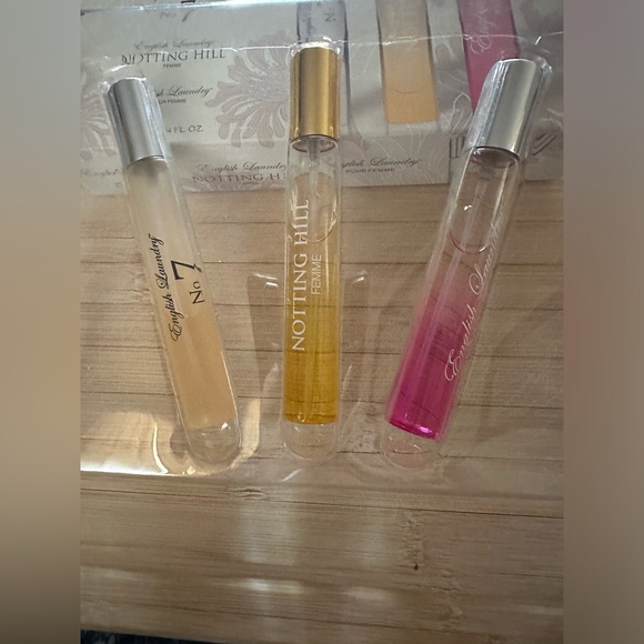 Comes with the box - #7, Notting Hill, and English Laundry - Picture 5 of 15